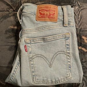 Levi wedgie skinny size 25